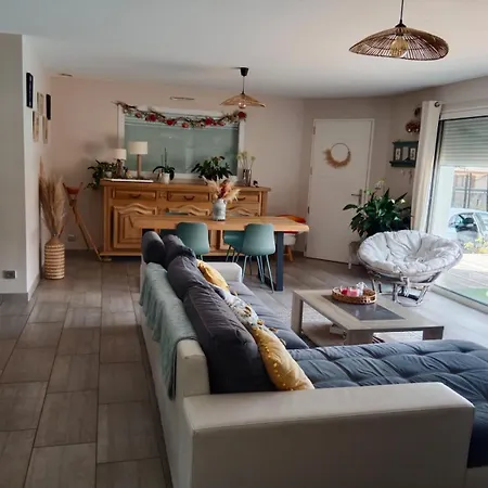 Maison 120 M2, Piscine Chauffee, En Bordure De Foret *